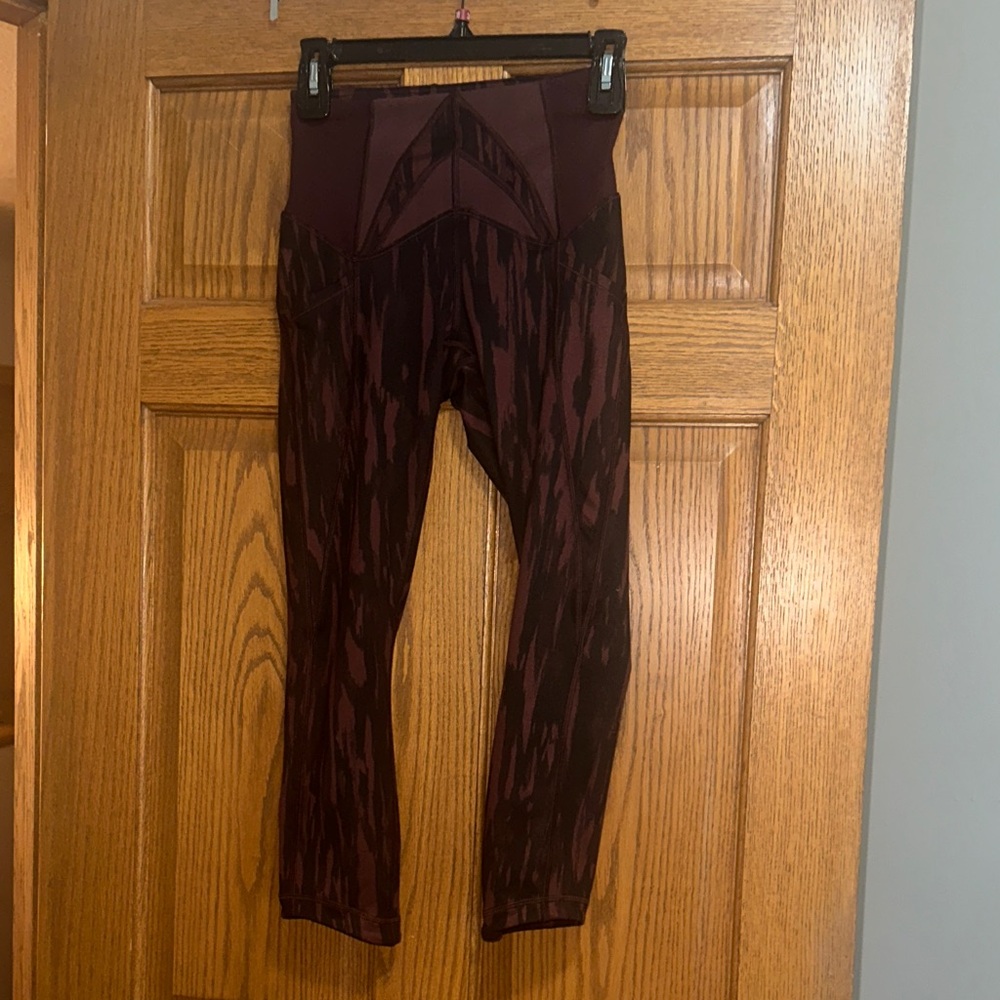 Lululemon Black Purple Patterned Leggings athletic Size XS